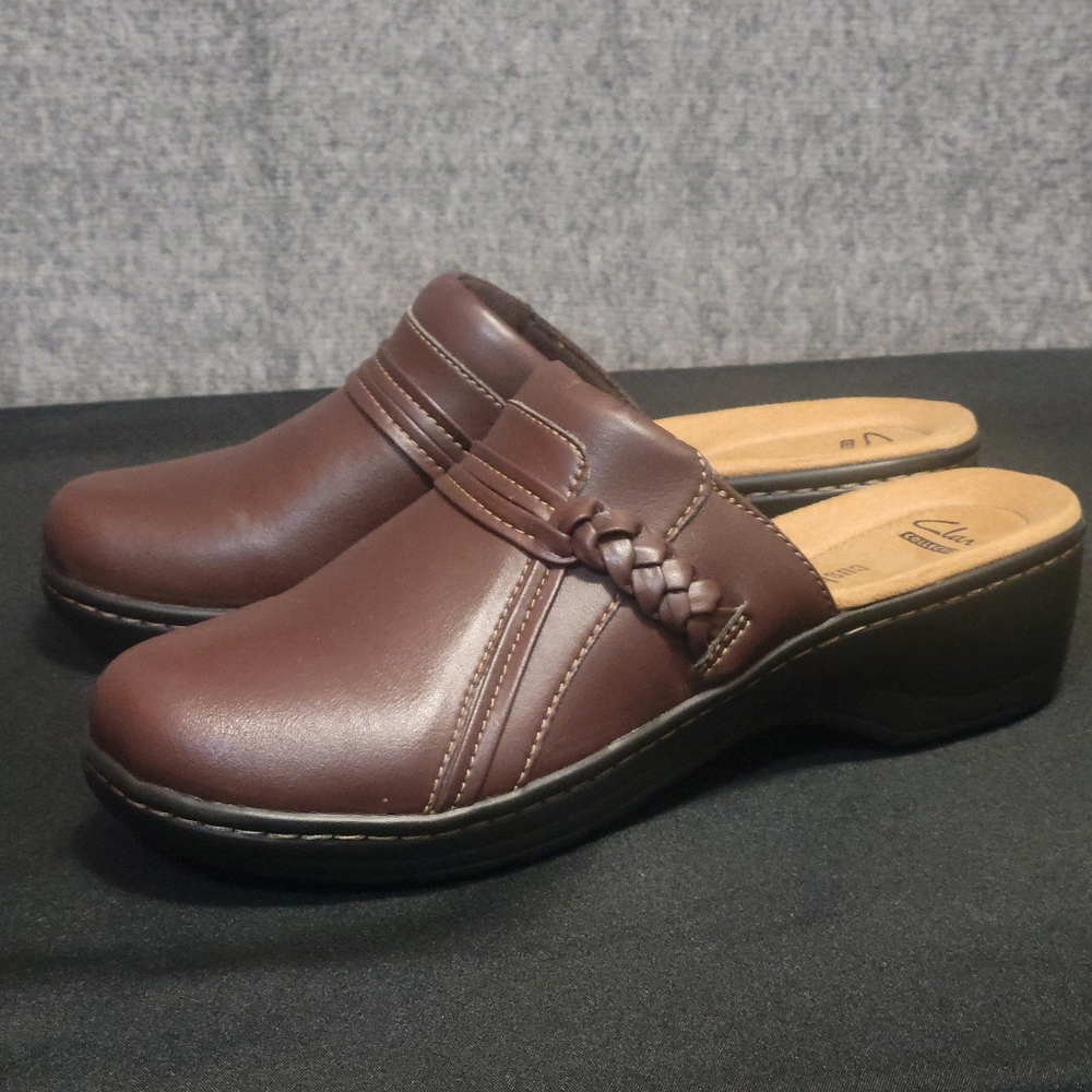 Clarks Collection Soft Cushion Mules Clogs Size 7.5 Wide Brown Slip On